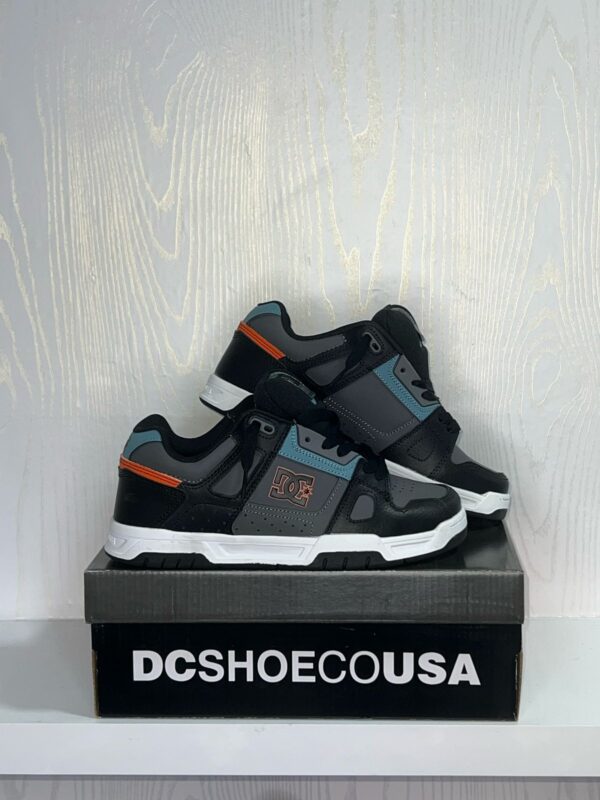 dc-shoes-skate-vary-colors