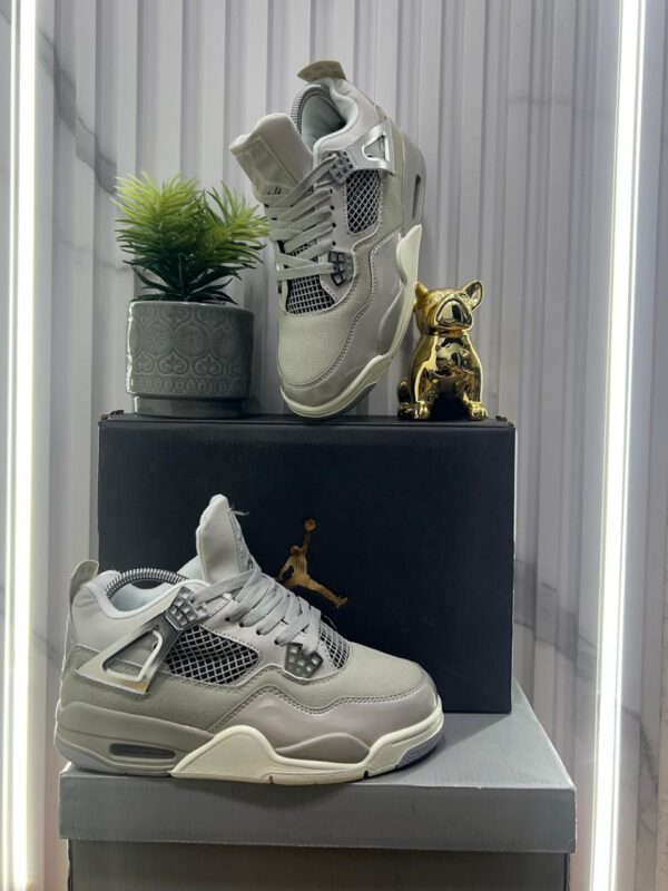 nike-retro-vary-shoes-2