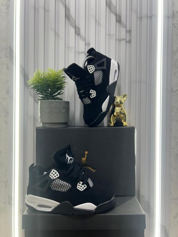 nike-retro-vary-shoes-3